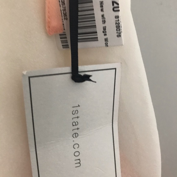 New 1 State blouse - Picture 3 of 7